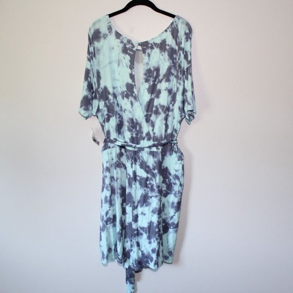 NWT Torrid Tie Dye Super Soft Knit Romper Shorts Blue Women's Size 4 4X H13563 - Picture 5 of 12